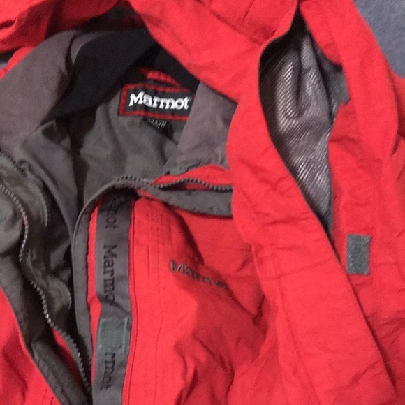 Woman’s size Medium Marmot ski jacket - Picture 4 of 8